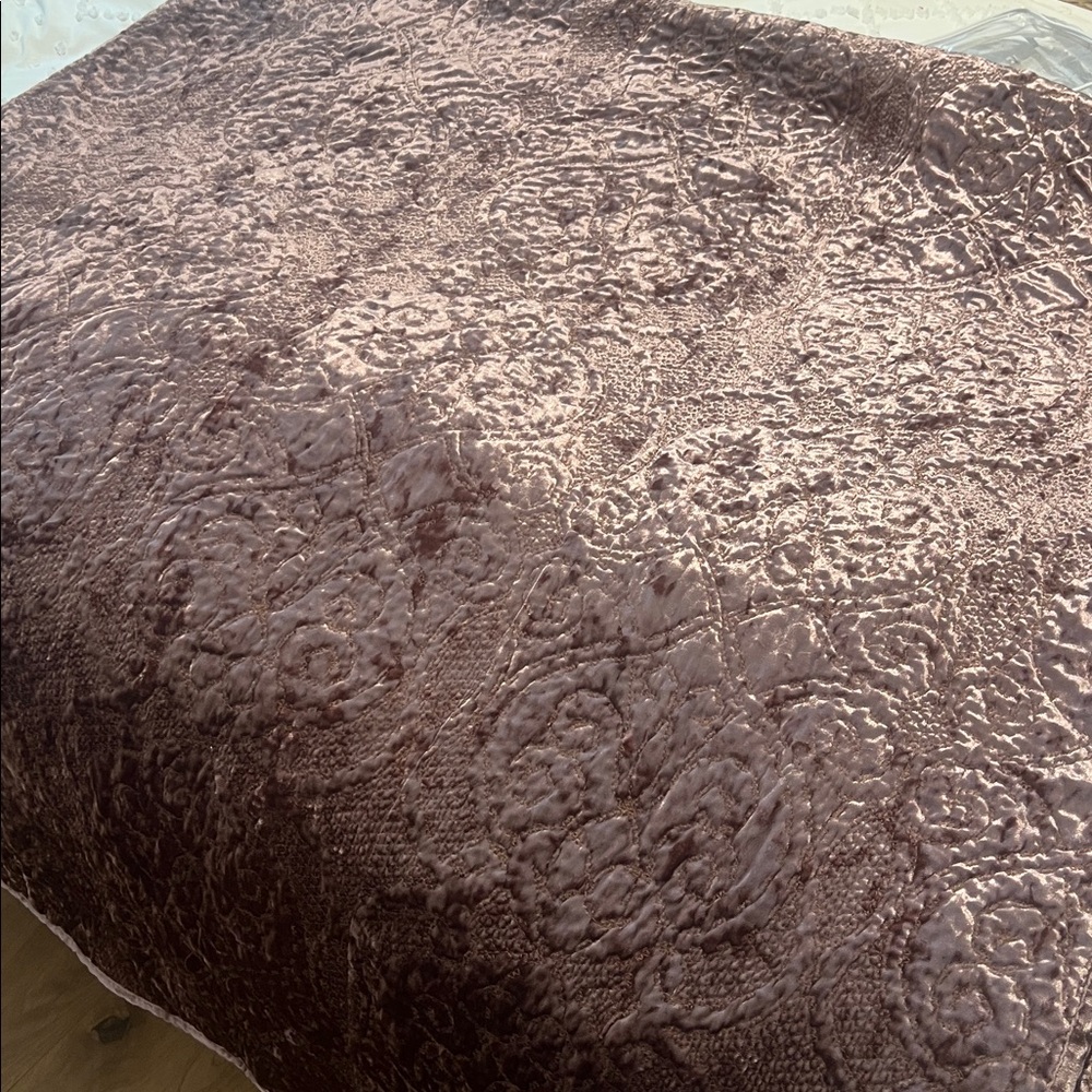 Martha Stewart Luxurious Velvet Burgundy Quilt